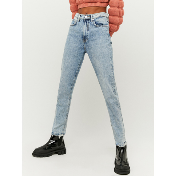 High Waist Straight Fit Jeans